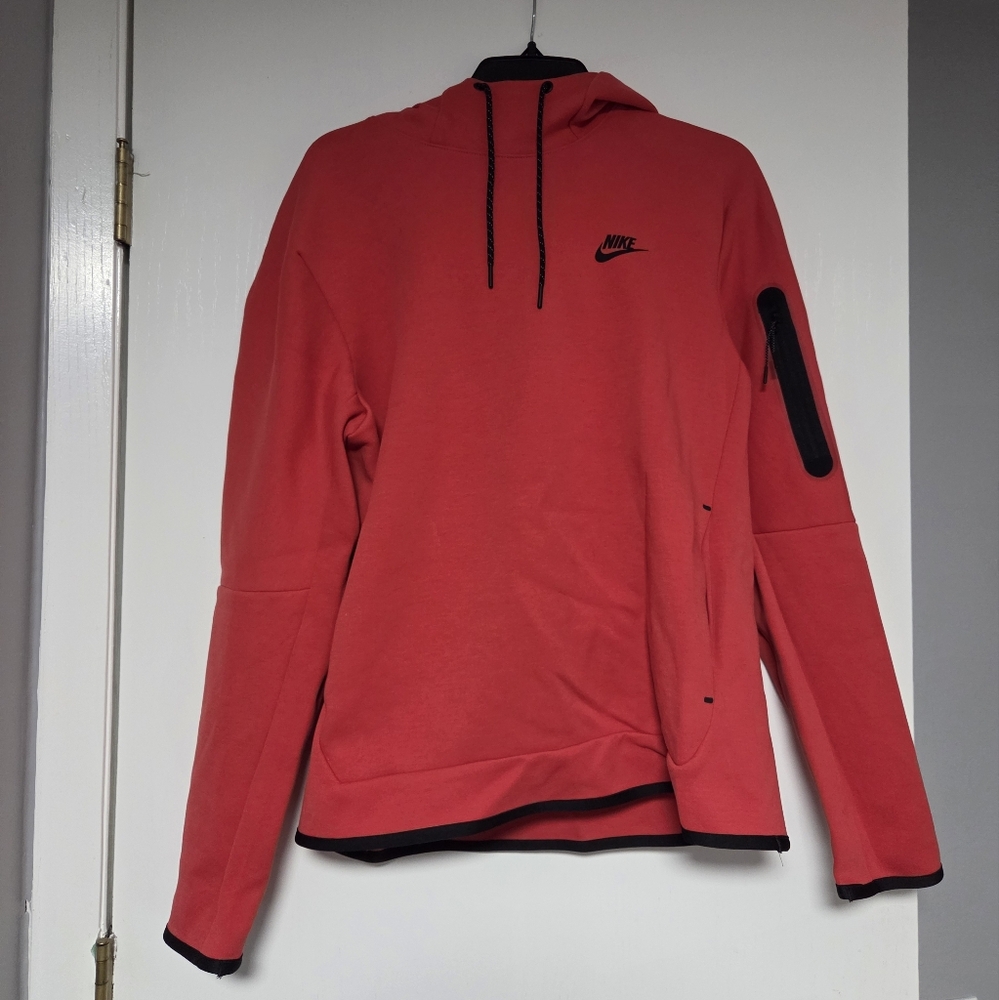 NWOT Red Nike Tek Fleece OutfitSize M